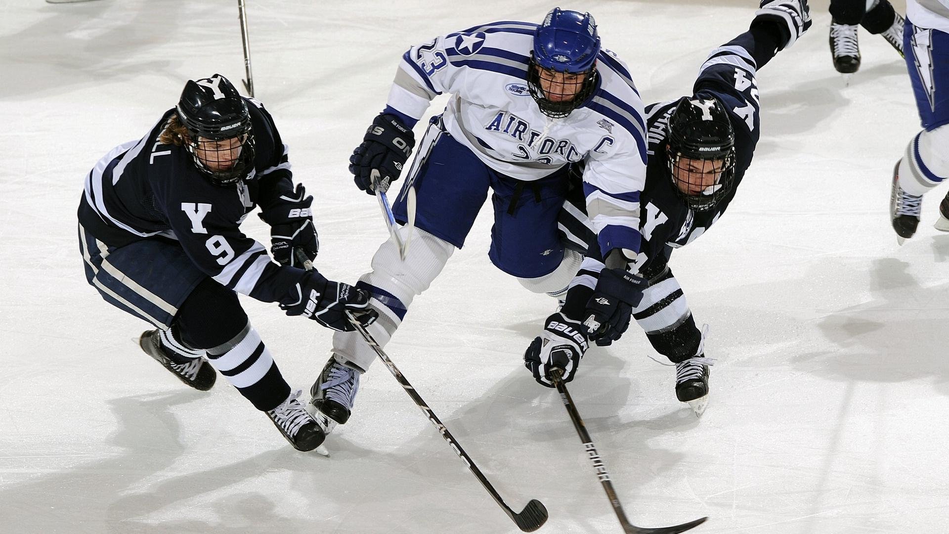 勇士输球后更衣室气氛紧张，勇士连输两场